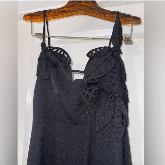 Farm Rio: Black Flowered Bust Midi Dress - Picture 2 of 13